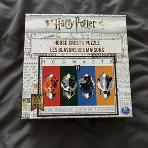 Harry Potter House Crests 300-Piece Puzzle